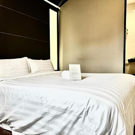 Chariton Hotel Nusa Bestari ยะโฮร์บาห์รู ภายนอก รูปภาพ
