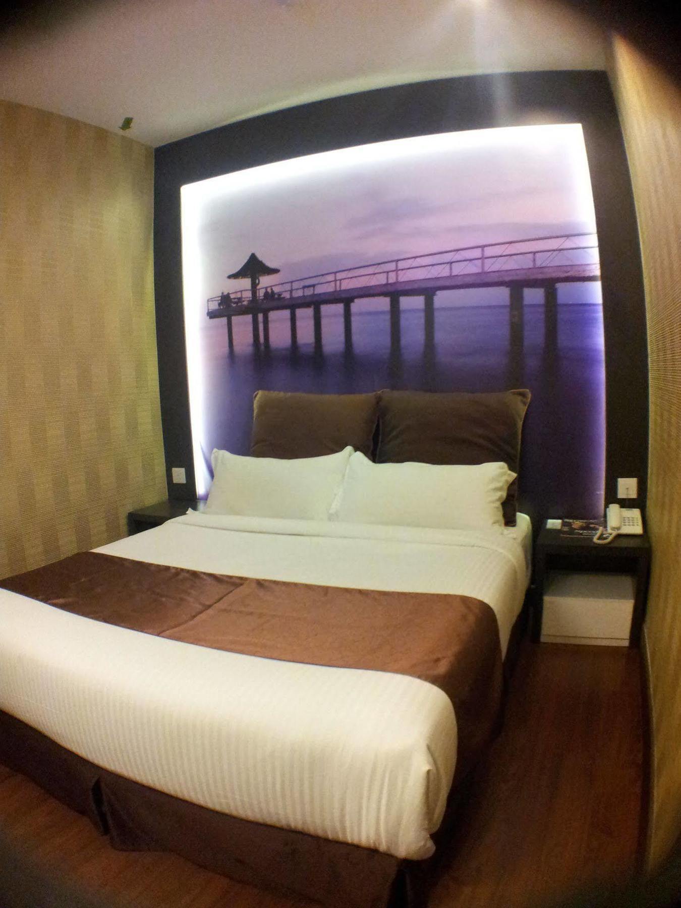 Chariton Hotel Nusa Bestari ยะโฮร์บาห์รู ภายนอก รูปภาพ